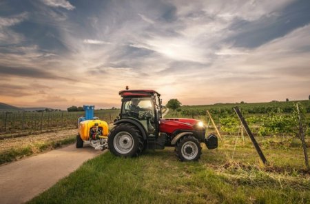 Case IH Quantum - ke zlepšení jízdních vlastností a efektivity traktorů přispívá modernizovaná převodovka, která zajišťuje plynulejší řazení a provoz.